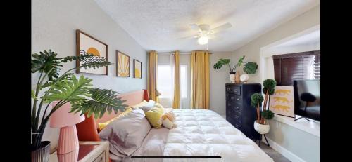 Henderson Maison | 4 Bedroom Vintage Cool House