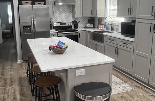 Duncanville Maison | 4-Bedroom w/ Pool (sleeps 12) 15 minutes to UA