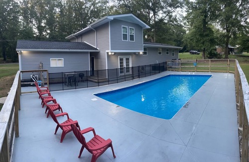 Duncanville Maison | 4-Bedroom w/ Pool (sleeps 12) 15 minutes to UA