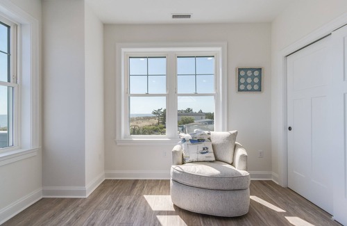Broadkill Beach Maison | 4 Bedroom Waterfront home located in Broadkill Beach, with Spectacular Views!