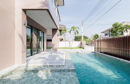 Ang Thong Appartement | 4 bedrooms, 4 bathrooms, villa with swimming pool, free Wi-Fi, party available