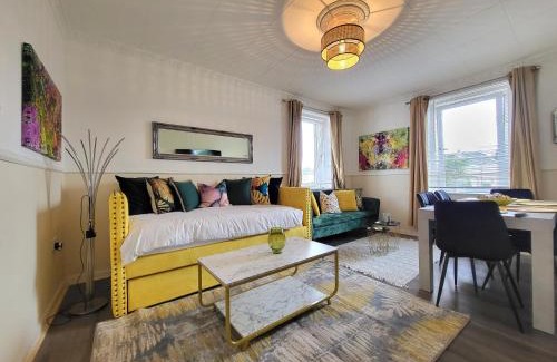 Drylaw Appartement | 4 Bedrooms Apartment By Sensational Stay Short Lets & Serviced Accommodation