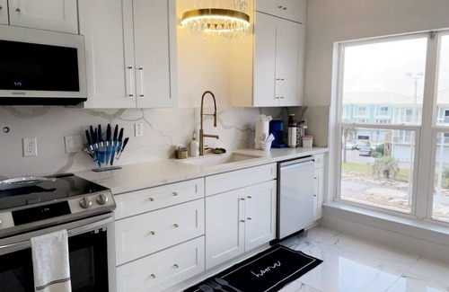 White Sands Cottages Maison | 4 Beds/4Baths ROOFTOP! Gorgeous MODERN 360 degree views STEPS TO THE BEACH!