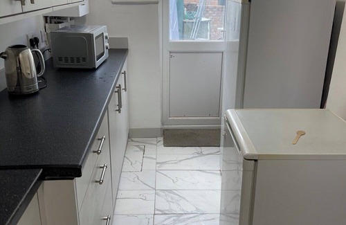 Custom House Maison | Deluxe London Excel/City Airport Luxury Villa
