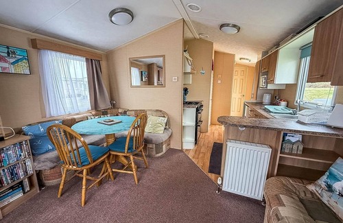 Anderby Creek Maison | 4 berth caravan for hire at Sunkist Holiday Park near Skegness ref 42084S