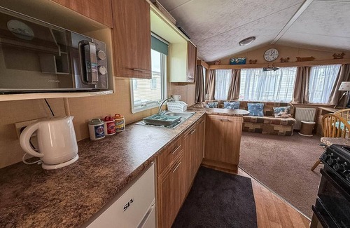 Anderby Creek Maison | 4 berth caravan for hire at Sunkist Holiday Park near Skegness ref 42084S