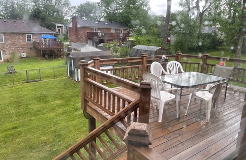 Woodland Hills Maison | 4 BR, 2 story, room to roam w/ privacy. Great location, outside eating area.