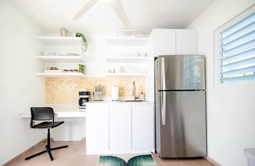 Camino Nuevo Maison | Modern 4 BR/3BA W. Infinity Pool, Bar, & 3 Min Walk To Beach