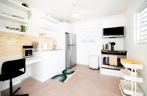 Camino Nuevo Maison | Modern 4 BR/3BA W. Infinity Pool, Bar, & 3 Min Walk To Beach