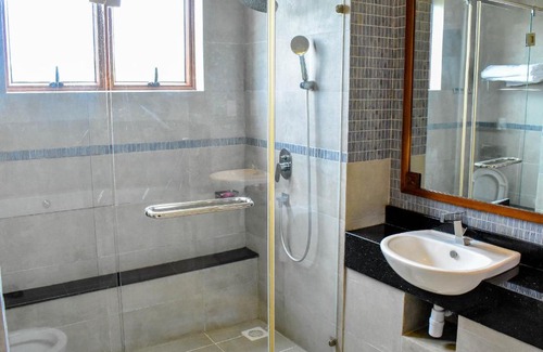 Mtwapa Appartement | 4 Br BEACH VILLA - SULTAN PALACE BEACH RESORT