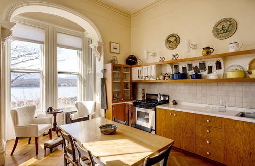 Germantown Maison | 4 Br, Hudson River Manor on 65 acres, with pool