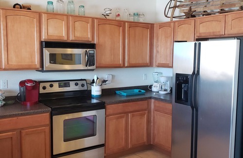 Maricopa Maison | Nouveau 4 Br + loft 2000 SQ Dog friendly home with ***** Heated Pool **********