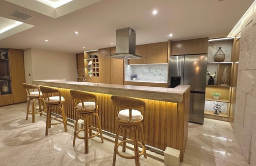 Costera Acapulco Appartement | 4 BR Luxury beachfront apartment in Acapulco Bay.