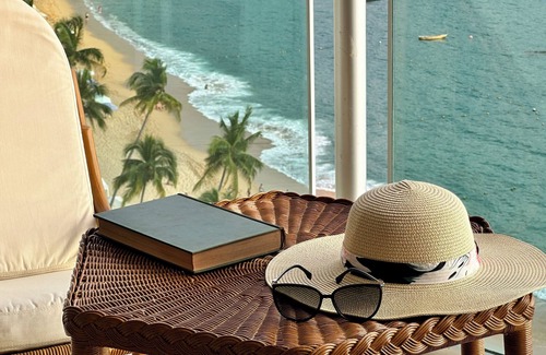 Costera Acapulco Appartement | 4 BR Luxury beachfront apartment in Acapulco Bay.