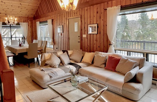 Les Pays-d'en-Haut Regional County Municipality Chalet De Ski | 4 Br Luxury St-Sauveur Chalet & Pool, Swim Spa, fireplace, close to Ski resort