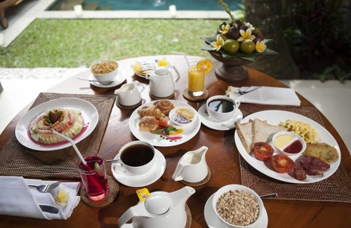 Kedewatan Villa | 4 BR Royal Private Vila Nice Paddies View