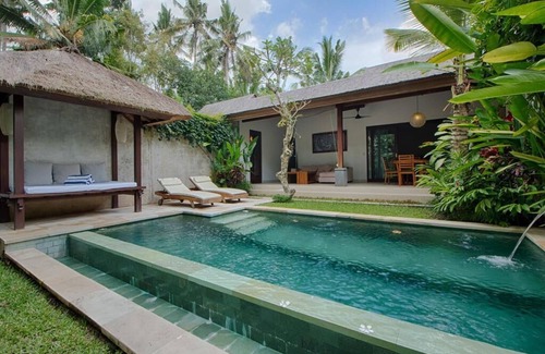 Kedewatan Villa | 4 BR Royal Private Vila Nice Paddies View