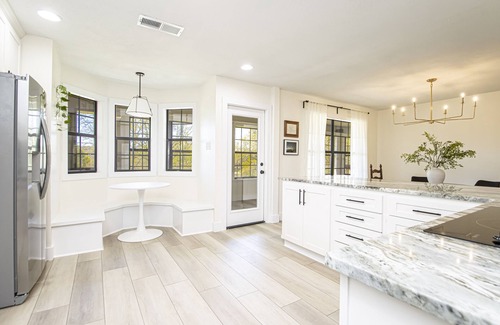 Conway Maison | 🌲☀️ 4 BR w 2 King Suites, 2nd living area, Game Room, Peaceful Views ☀️🌲