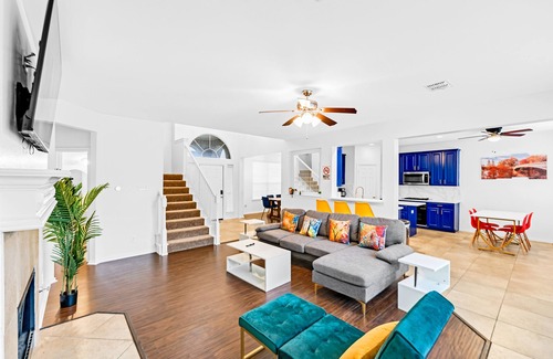 South Arlington Maison | 4 BR w/pool, 10 min to Six flags, AT&T Stadium & Globe life park