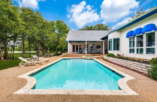 Lakewood Village Maison | 4-BR Waterfront - Pool Kayak Paddleboard & More