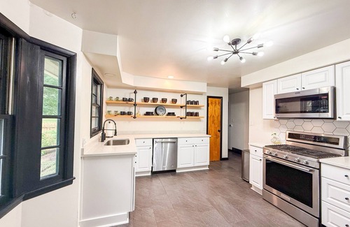 Lawrence Maison | 5BR 2BA| Cozy Fam Home -Pinball-Heat-15m DT