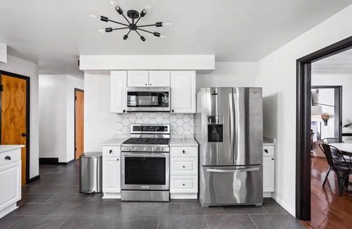 Lawrence Maison | 5BR 2BA| Cozy Fam Home -Pinball-Heat-15m DT
