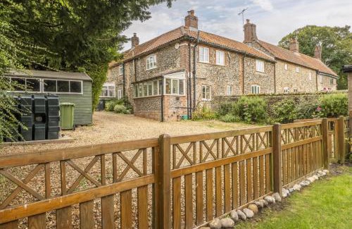 Hempstead Maison | 4 Church Cottages by Big Skies Cottages