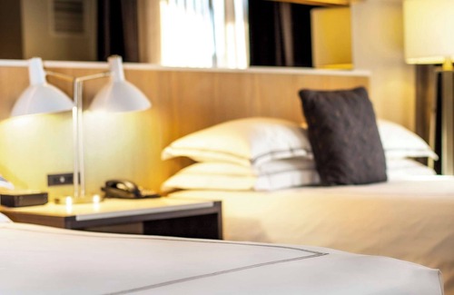 Bloor-Yorkville Hôtel | 4 Comfortable Rooms w/ City & Park Views – Central to Museums & Subway