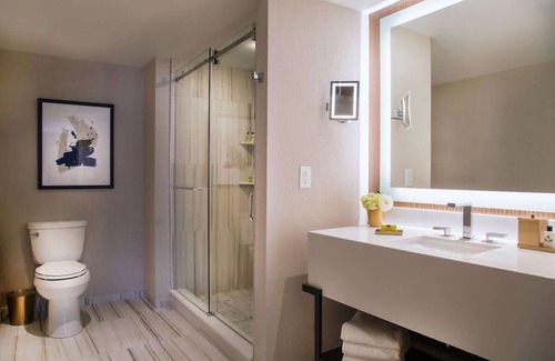 Bloor-Yorkville Hôtel | 4 Comfortable Rooms w/ City & Park Views – Central to Museums & Subway