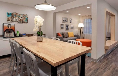 Greenbelt Maison | 4 Comfortable Units w/Cooking Space Minutes from Maryland Landmarks