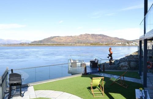 Oban Maison | 4 Dolphins