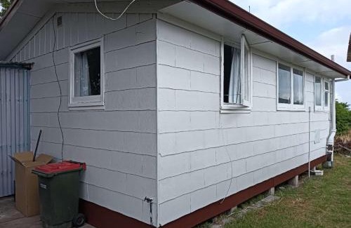 Owhata Chalet De Ski | 4 Doulbe Beds including 1 Sofa Bed Garden Charlet, 638 B Te Ngae Road, Rotorua
