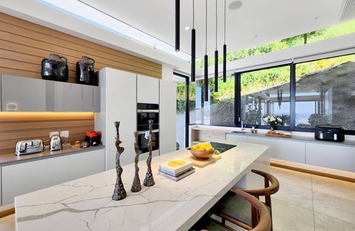 Bantry Bay Appartement | 4-Floor Bantry Bay Villa with Stunning Views