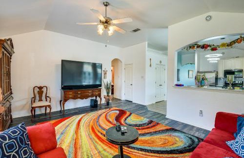 South Arlington Maison | 4 Mi to ATandT Stadium Home with BBQ in Grand Prairie