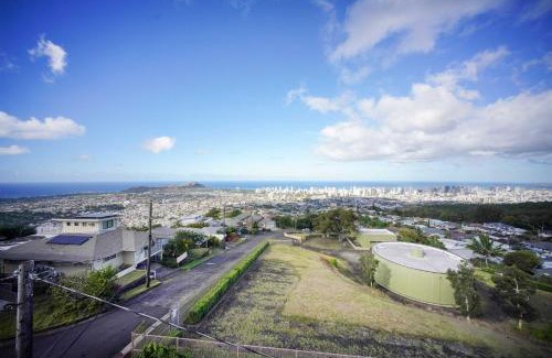 Diamond Head - Kapahulu - St. Louis Appartement | 4 Mi to Beaches Honolulu Hideaway with Views!
