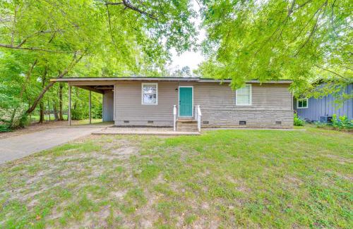 Fayetteville Maison | 4 Mi to Dtwn Dog-Friendly Fayetteville Home