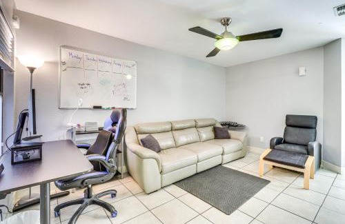 Parker Lane Appartement | 4 Mi to Dtwn Gem with Pool Access and Patio in Austin