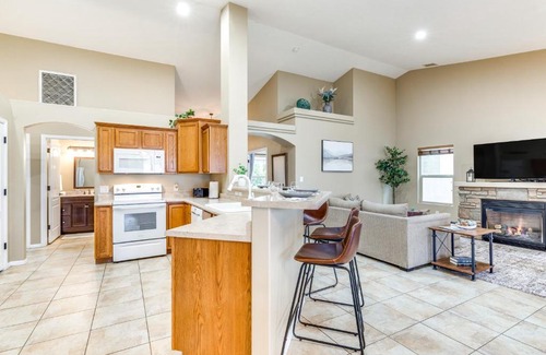 Grand Junction Maison | 4 Mi to Dtwn Grand Junction Hot Tub Haven!