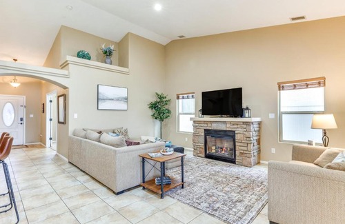 Grand Junction Maison | 4 Mi to Dtwn Grand Junction Hot Tub Haven!