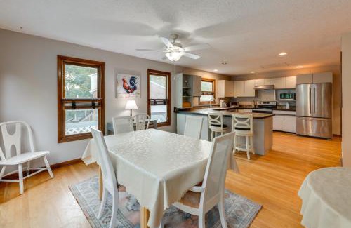 Loveland Maison | 4 Mi to Dtwn Loveland Private Retreat with Decks