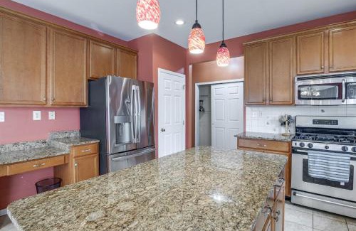 Herndon Maison | 4 Mi to Dulles Airport Spacious D C Area Home