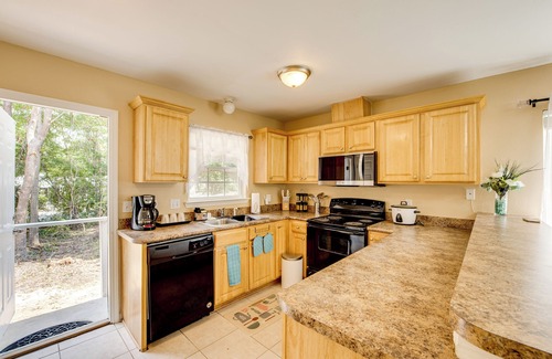 Tallahassee Maison | 4 Mi to FSU & 5 Mi to FAMU: WFH-Friendly Hub