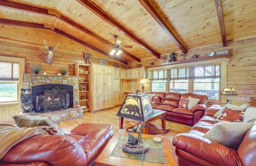 Newland Maison | 4 Mi to Grandfather Mountain Cabin in Newland!