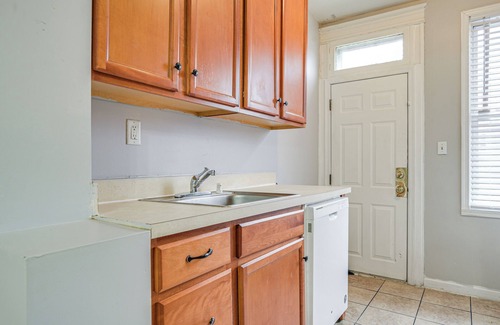 Downtown Baltimore Maison | 4 Mi to Inner Harbor & JHU: Baltimore Townhome!