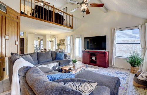 South Arlington Maison | 4 Mi to Joe Pool Lake Home in Grand Prairie