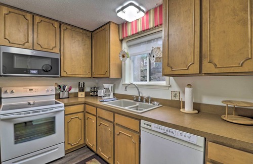 Fairfield Bay Copropriété | NOUVEAU! Condo avec balcon à Fairfield Bay près de Marina