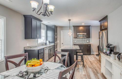 Loris Maison | 4 Mi to Loris Nature Park Family Home with Yard