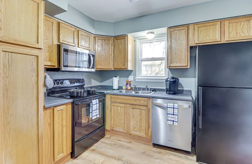 Walker Mill Maison | 4 Mi to Northwest Stadium: Inviting Home!