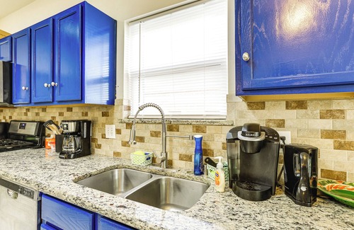 Spring Maison | 4 Mi to Old Town Spring: Family Retreat w/Yard!