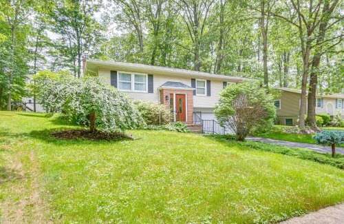 Park Forest Village Maison | 4 Mi to Penn State Suburban Happy Valley Home